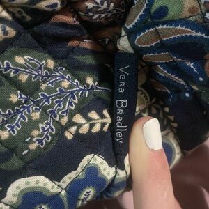This is a Vera Bradley purse I got it as a gift and only used once or twice.